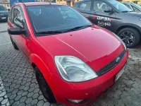 Usata Ford Fiesta Ghia 75 CV (55 kW) 2004 Rosso Utilitaria