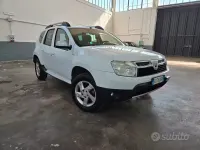 Usata Dacia Duster Ambiance 105 CV (77 kW) 2011 Bianco SUV