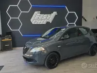 Usata Lancia Ypsilon 69 CV (50 kW) 2014 Grigio Utilitaria