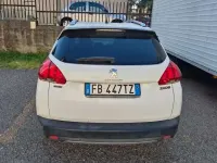 Usata Peugeot 2008 Active 99 CV (72 kW) 2015 Bianco SUV
