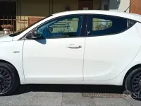 Usata Lancia Ypsilon 69 CV (50 kW) 2014 Bianco Utilitaria