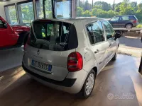 Usata Renault Modus Dynamique 75 CV (55 kW) 2008 Grigio Monovolume