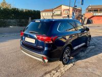 usata Mitsubishi Outlander 2.2 Instyle Plus Navi Diamond Pack awd 7p. auto