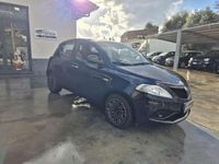 Usata Lancia Ypsilon Gold 69 CV (50 kW) 2019 Blu/azzurro Utilitaria