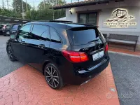 Usata Mercedes B200 Premium 136 CV (100 kW) 2018 Nero Utilitaria