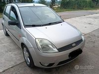 Usata Ford Fiesta Ambiente 68 CV (50 kW) 2002 Grigio Utilitaria