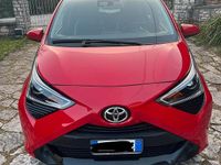 Usata Toyota Aygo 72 CV (52 kW) 2019 Rosso Utilitaria