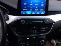 Gebraucht Ford Focus 120 PS (88 kW) 2021 Weiß Kleinwagen