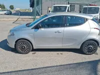 Usata Lancia Ypsilon 69 CV (50 kW) 2015 Argento Utilitaria
