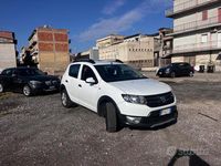 Usata Dacia Sandero Prestige 90 CV (66 kW) 2015 Bianco Berlina