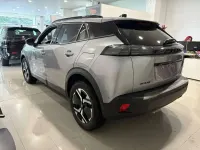 Usata Peugeot 2008 Allure 101 CV (74 kW) 2024 Grigio artense SUV
