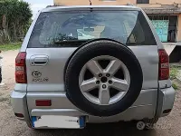 Usata Toyota RAV4 116 CV (85 kW) 2005 Grigio SUV