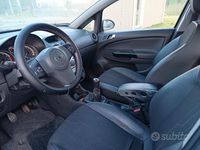 Usata Opel Corsa 85 CV (62 kW) 2012 Marrone Utilitaria