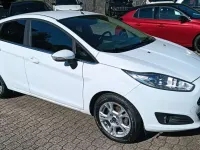 Usata Ford Fiesta 75 CV (55 kW) 2015 Bianco Utilitaria