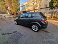 Usata Opel Astra Cosmo 115 CV (84 kW) 2009 Beige Berlina