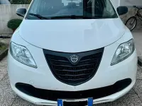 Usata Lancia Ypsilon 69 CV (50 kW) 2014 Bianco Utilitaria