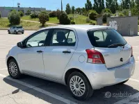 Usata Toyota Yaris 69 CV (50 kW) 2010 Grigio Utilitaria