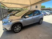 Usata Peugeot 2008 Allure 99 CV (72 kW) 2015 Grigio SUV