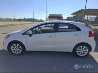 Usata Kia Rio 75 CV (55 kW) 2016 Bianco Utilitaria