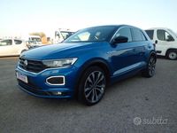 Usata VW T-Roc R-line 150 CV (110 kW) 2021 Blu SUV