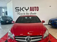 Usata Mercedes A180 122 CV (89 kW) 2014 Rosso Utilitaria