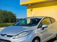 Gebraucht Ford Fiesta 92 PS (67 kW) 2011 Grau Limousine