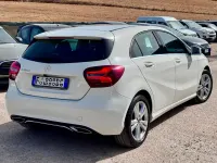 Usata Mercedes A180 Premium 109 CV (80 kW) 2017 Bianco Utilitaria