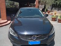 Usata Volvo V60 203 CV (149 kW) 2016 Blu Station wagon