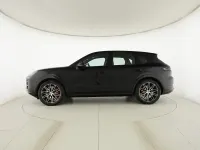 Usata Porsche Cayenne 2025 0e nero cromite metallizzato SUV