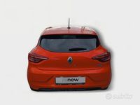 Usata Renault Clio V Evolution 145 CV (106 kW) 2022 Arancione Berlina