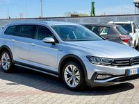 Usata VW Passat Alltrack 200 CV (147 kW) 2022 Argento Station wagon
