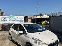 Usata Peugeot 208 Active 82 CV (60 kW) 2013 Bianco Utilitaria