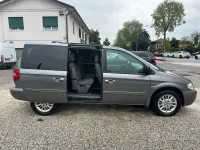 Usata Chrysler Voyager 143 CV (105 kW) 2007 Grigio Monovolume