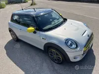 Usata Mini Cooper SE 75 kW (102 CV) 2020 Grigio Utilitaria
