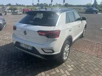 Usata VW T-Roc Life 150 CV (110 kW) 2023 Pure white tetto black SUV