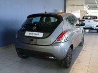 Usata Lancia Ypsilon Gold 69 CV (50 kW) 2023 Grigio scuro Utilitaria