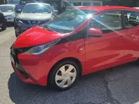 Usata Toyota Aygo Cool 69 CV (50 kW) 2017 Rosso Utilitaria