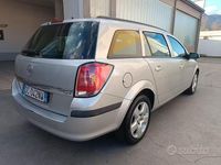 Usata Opel Astra Enjoy 90 CV (66 kW) 2006 Grigio Station wagon