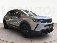 Usado Opel Mokka GS Line 131 CV (96 kW) 2022 Gris SUV