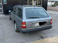 Usata Mercedes E200 122 CV (89 kW) 1989 Station wagon