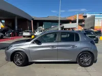 Usata Peugeot 208 110 CV (80 kW) 2022 Utilitaria