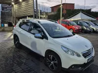 Usata Peugeot 2008 Allure 115 CV (84 kW) 2015 Bianco SUV