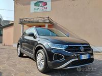 Usata VW T-Roc Life 110 CV (80 kW) 2023 Nero SUV