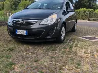 Usata Opel Corsa Edition 85 CV (62 kW) 2012 Marrone Utilitaria