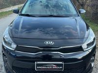 Usado Kia Rio Active 84 CV (61 kW) 2018 Negro Berlina