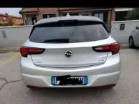 Usata Opel Astra Innovation 110 CV (80 kW) 2018 Argento Berlina