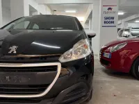 Usata Peugeot 208 Active 68 CV (50 kW) 2019 Nero Utilitaria