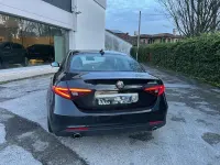 Usado Alfa Romeo Giulia Super 150 CV (110 kW) 2018 Negro Berlina