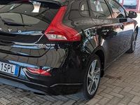 Usata Volvo V40 Momentum 120 CV (88 kW) 2016 Nero Station wagon