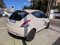 Usata Lancia Ypsilon Gold 69 CV (50 kW) 2022 Oro Utilitaria